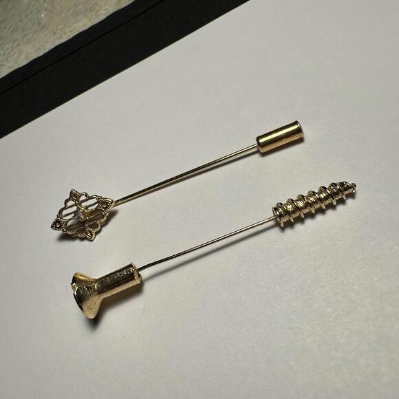 Lot Of 2 Lapel Stick Pin Gold Tone Metal 1 Screw Shaped - Picture 4 of 7